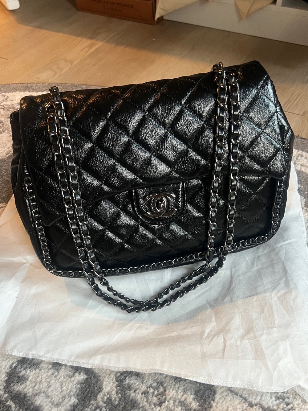 Chanel Classic Quilted Crinkled Patent Black Leather Shoulder Bag Black 🖤